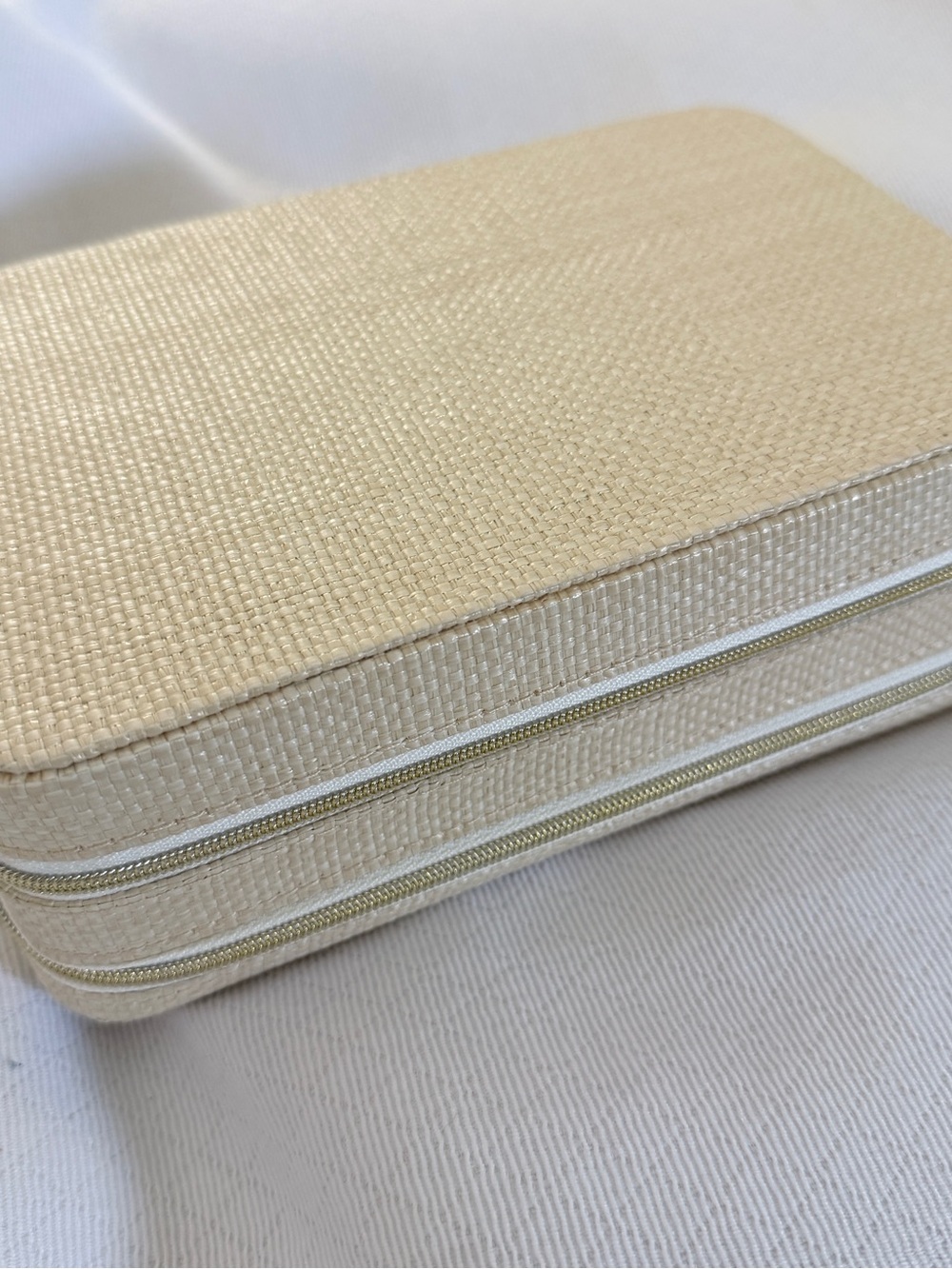 Cream Woven Raffia Double Layer Travel Jewelry Case Organizer Like New!
